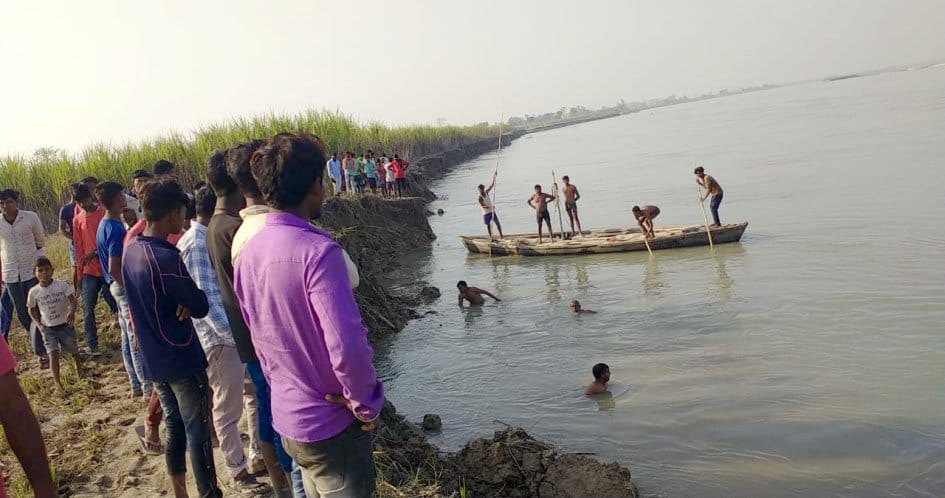 Two real sisters who went to cut paddy in the field drowned in the Mohana river