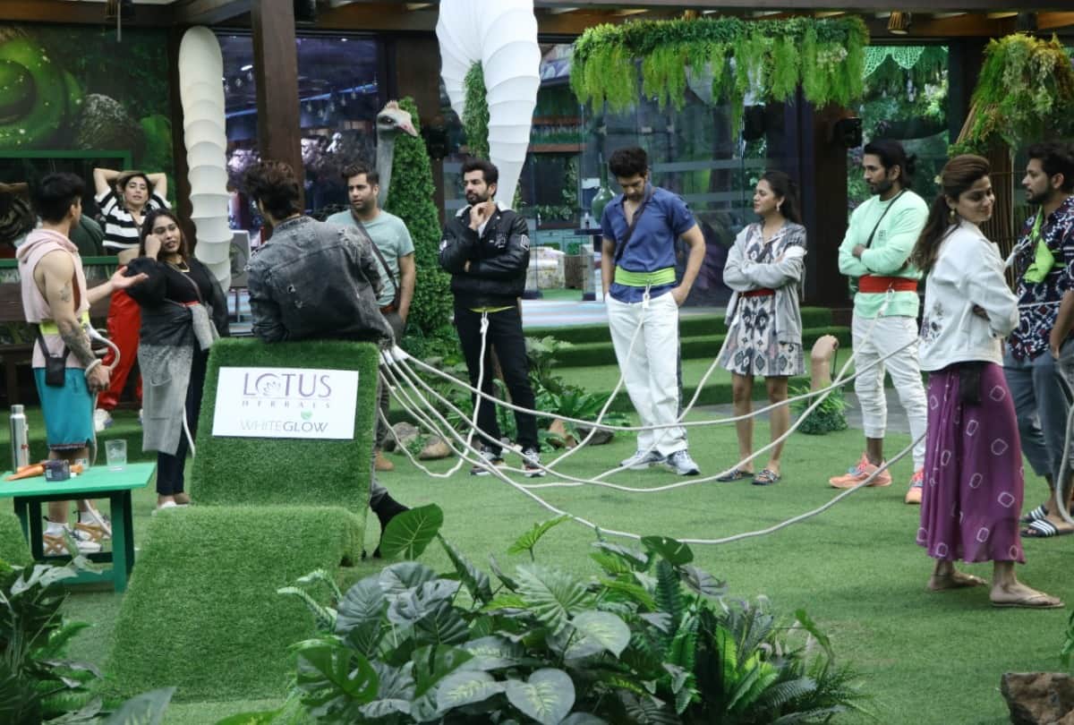 bigg boss 15 captain umar riaz out shamita shetty rajiv adatia neha bhasin and raqesh bapat from VIP Membership task