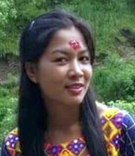 25-year-old girl dies after being hit by a stone falling from a hill