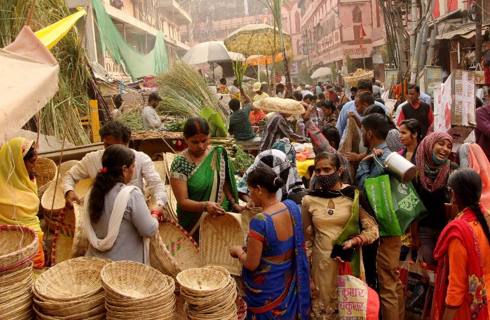 Songs of Chhath resonated in homes women did Kharna