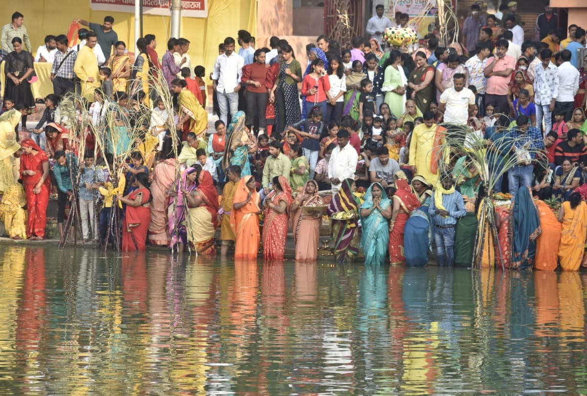 Chhath Puja 2021 special celebration and latest photos of Chhath Puja in Gorakhpur