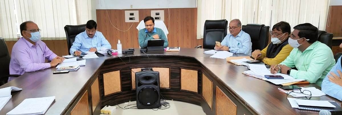 Hathras: Show cause notice to MOIC on poor progress of ear tagging