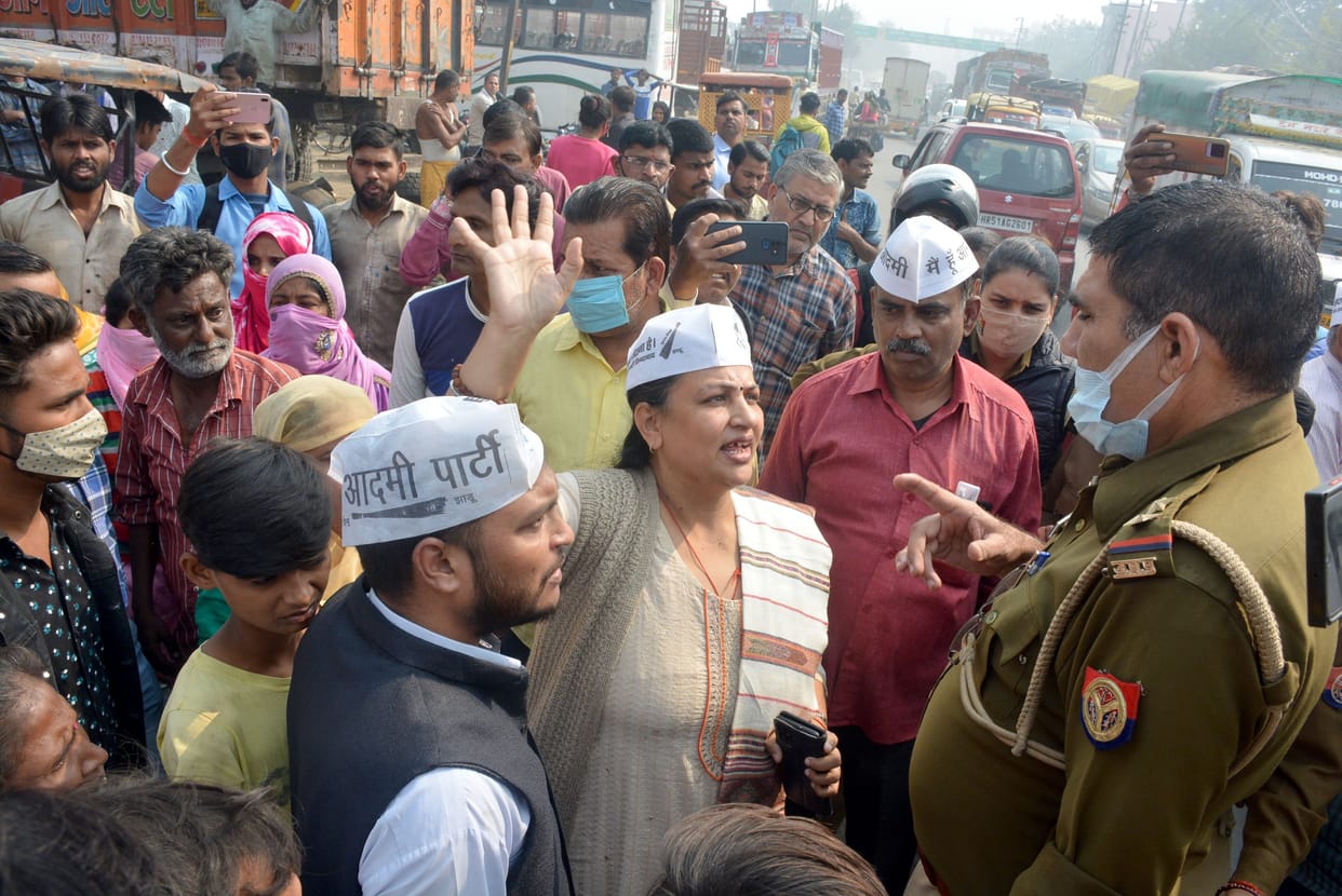 Kanshiram Awas's People jammed road