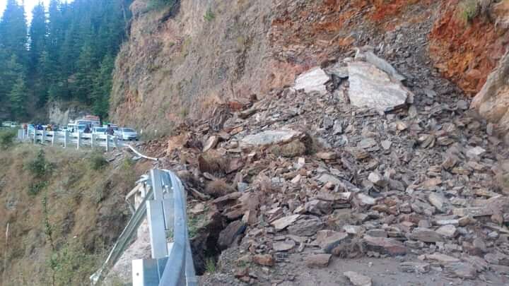 five km jaam in nh due to landslide near devimode theog