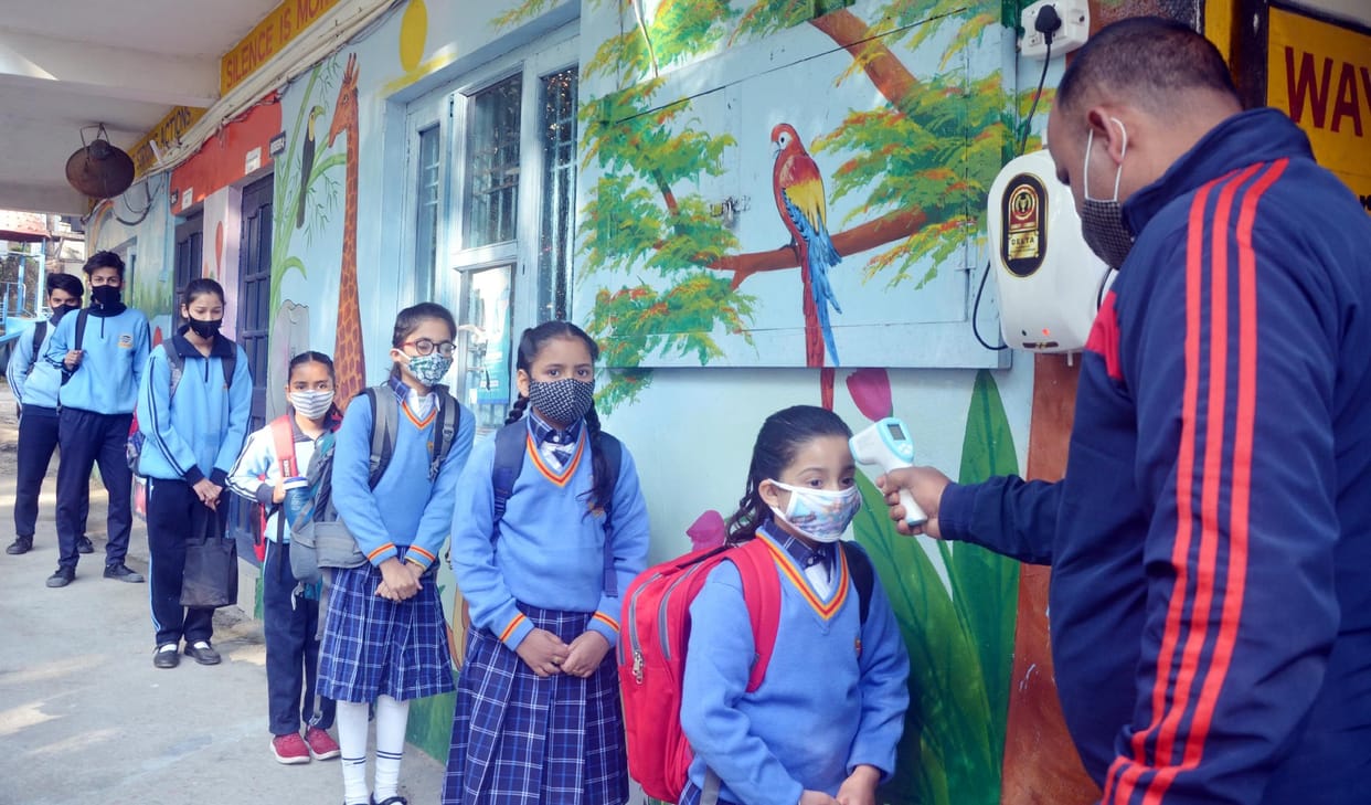 Schools returned with the arrival of children, reached 63.56 percent on the first day