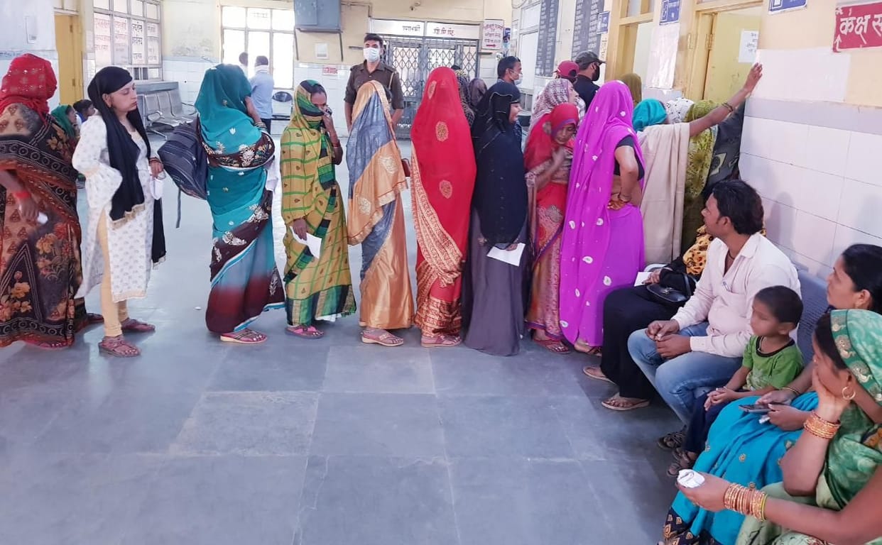 Fever is not stopping, patients arriving in large numbers