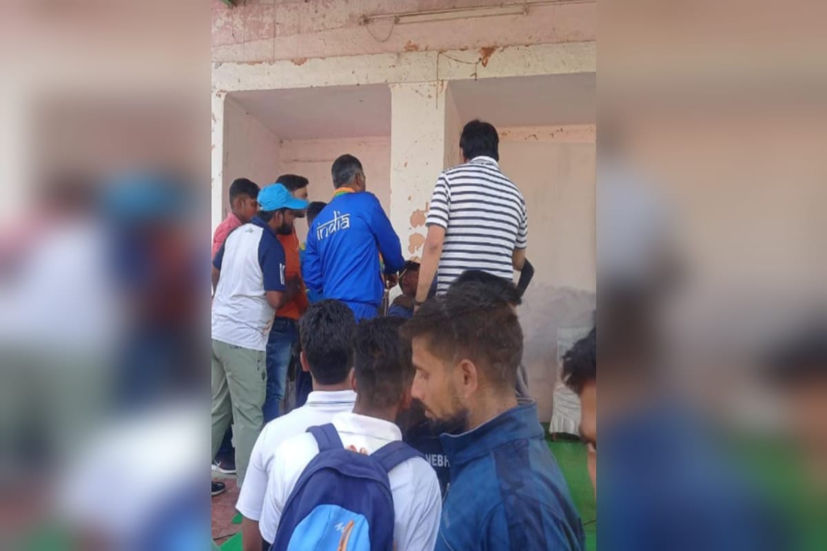 UP News: player was shot a arrow in the head at Kailash Prakash Stadium in Meerut and operation in hospital