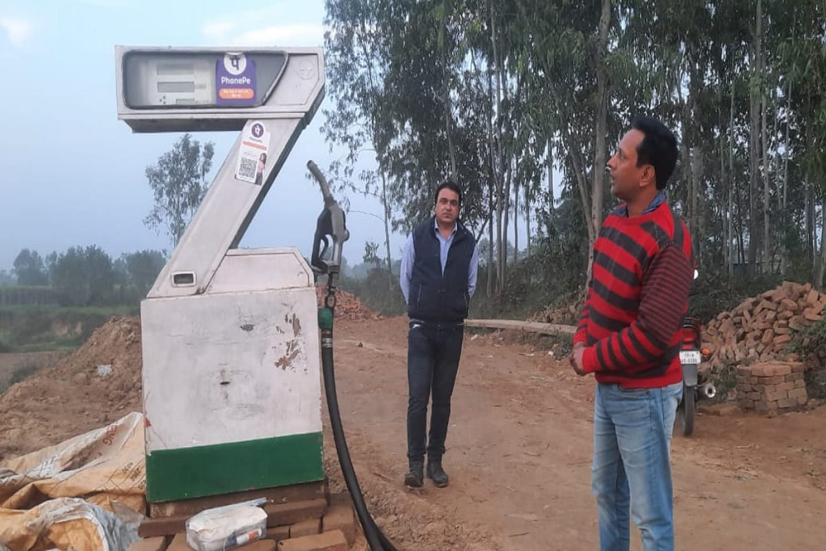 UP News: Illegal petrol pump sealed in village Mimlana of Muzaffarnagar city