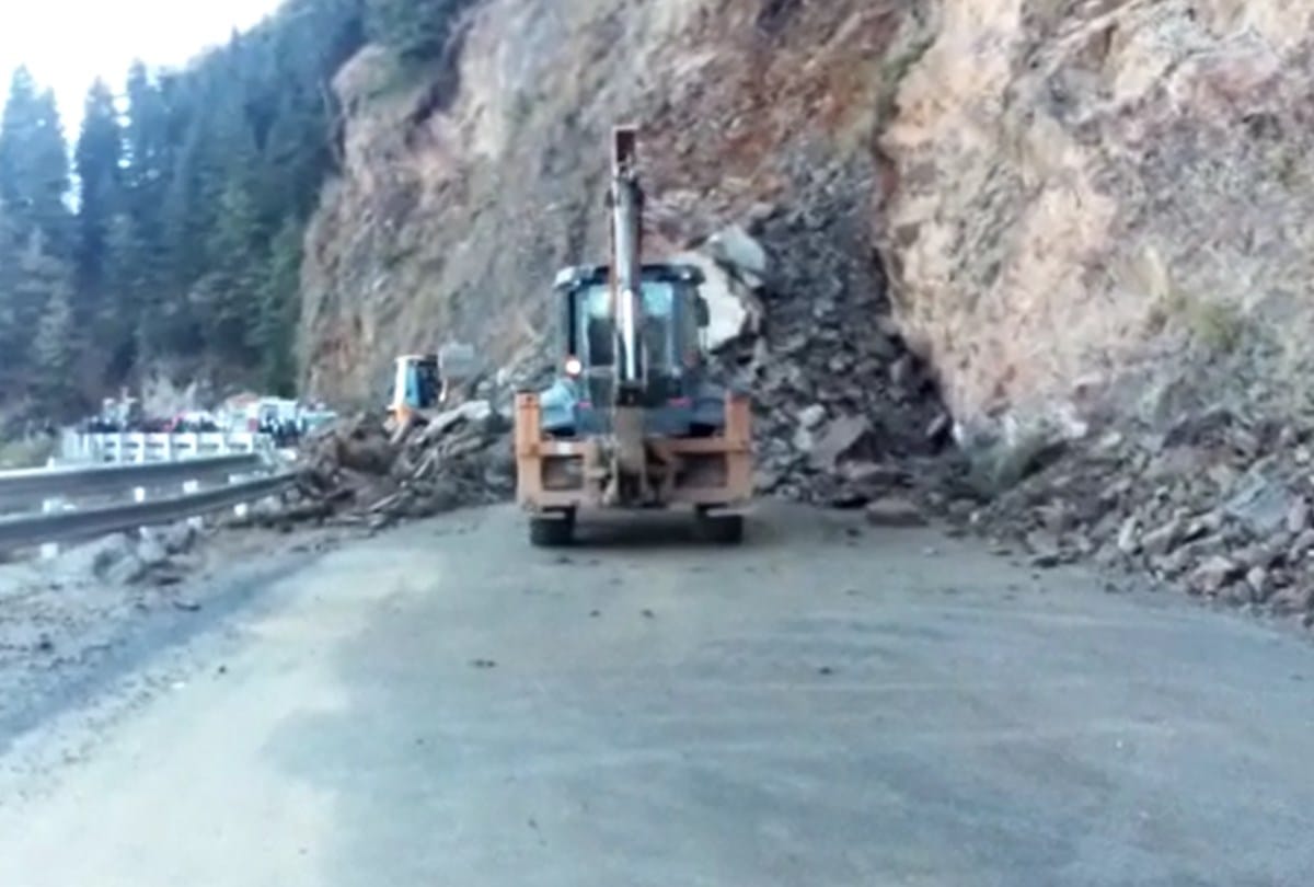 Landslide blocks national highway near theog shimla himachal pradesh