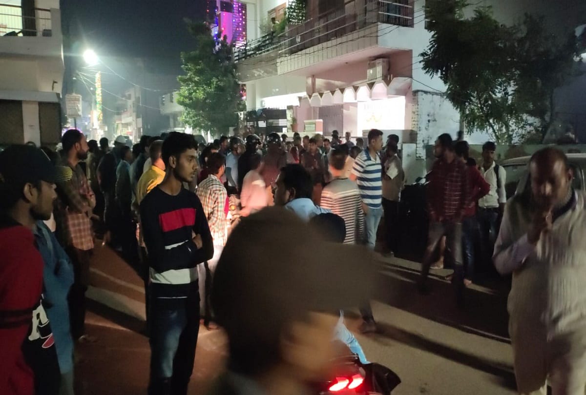 Prayagraj: Contractor commits suicide by shooting himself with a licensed pistol