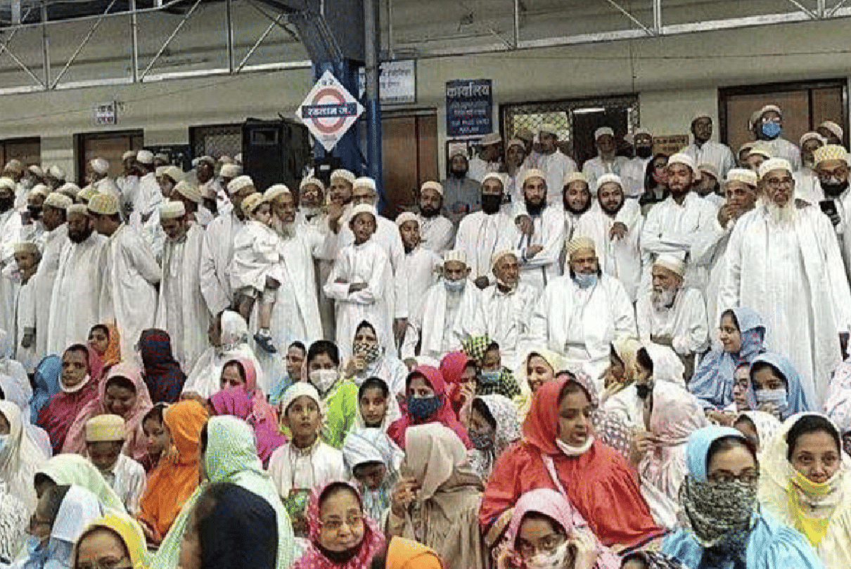 Syedna Sahab Ka Deedar: The craze is such that 1,500 platform tickets were sold out within minutes