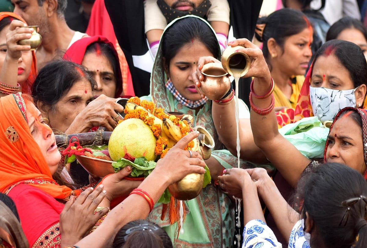 Chhath Puja 2021: Chhath festival concluded with Arghya to the rising sun on the banks of Sangam Prayagraj