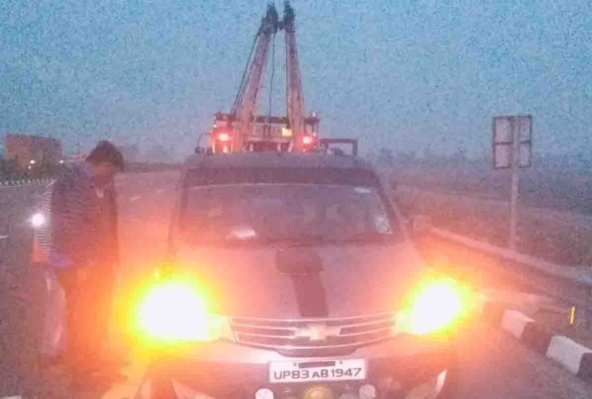 Accident on expressway: two Died and three injured