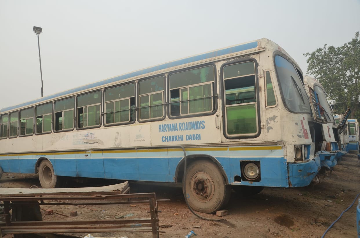20 buses condense, 30 new buses not found, passengers helpless