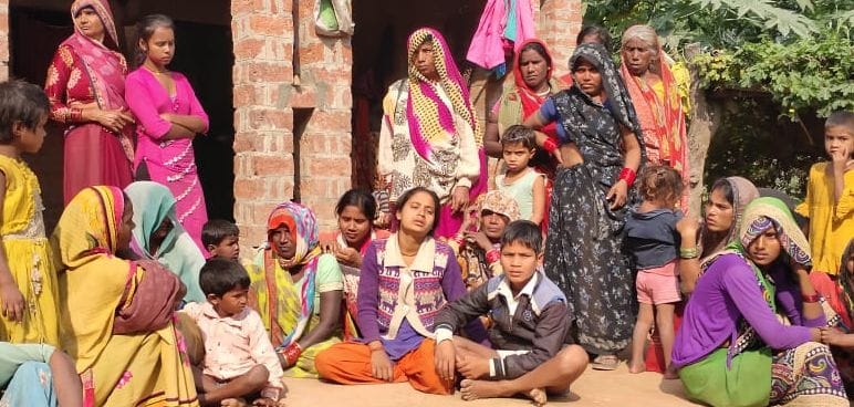 fathepur news,Worker dies due to tractor collision, son saved
