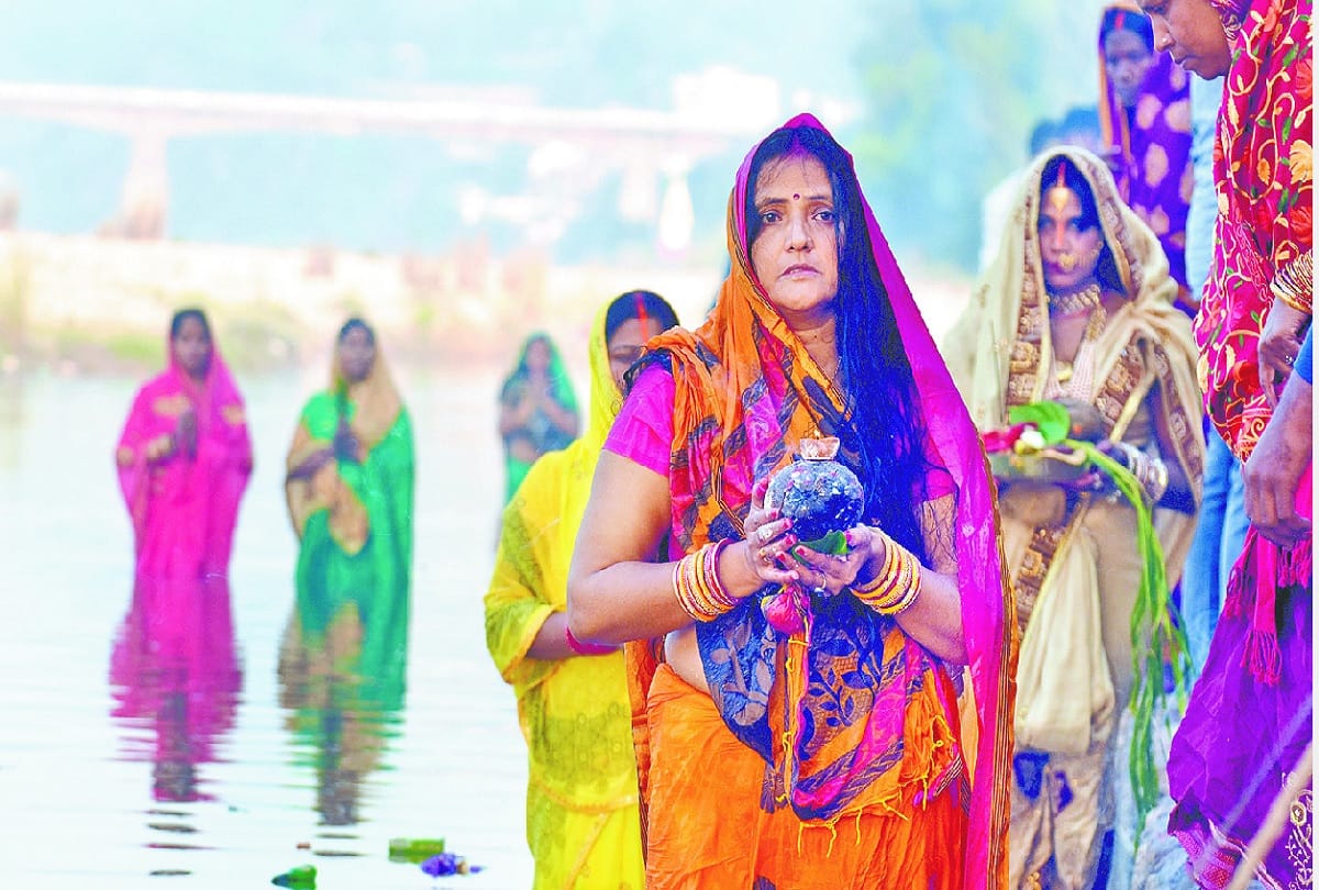 Chhath festival celebrated with pomp in Jammu and Kashmir, devotees offered Arghya to Lord Bhaskar