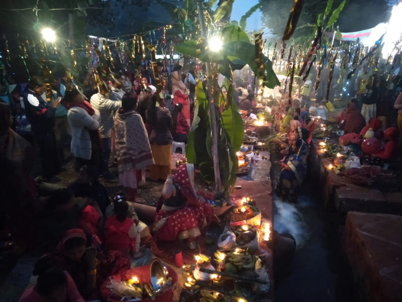 Chhath puja 2021: Devotees crowd on Ghat, Chhath puja ends, see photos