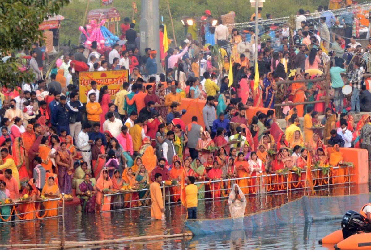 Pics of Chhath Pooja on the bank of river gomati in Lucknow.