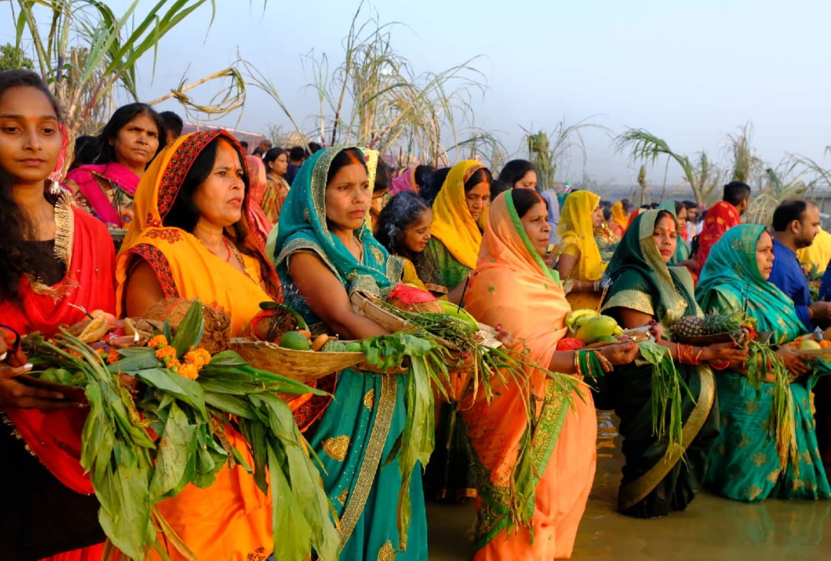 Chhath Puja 2021 ending Women wished for happiness and prosperity by paying tribute to rising sun