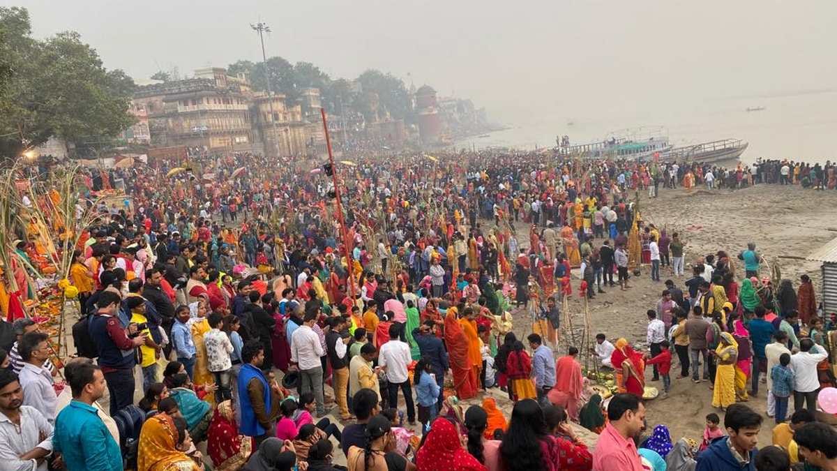 Chhath festival 2021: Arghyadan started with the sun visible on Ganga Ghats of Kashi see photos