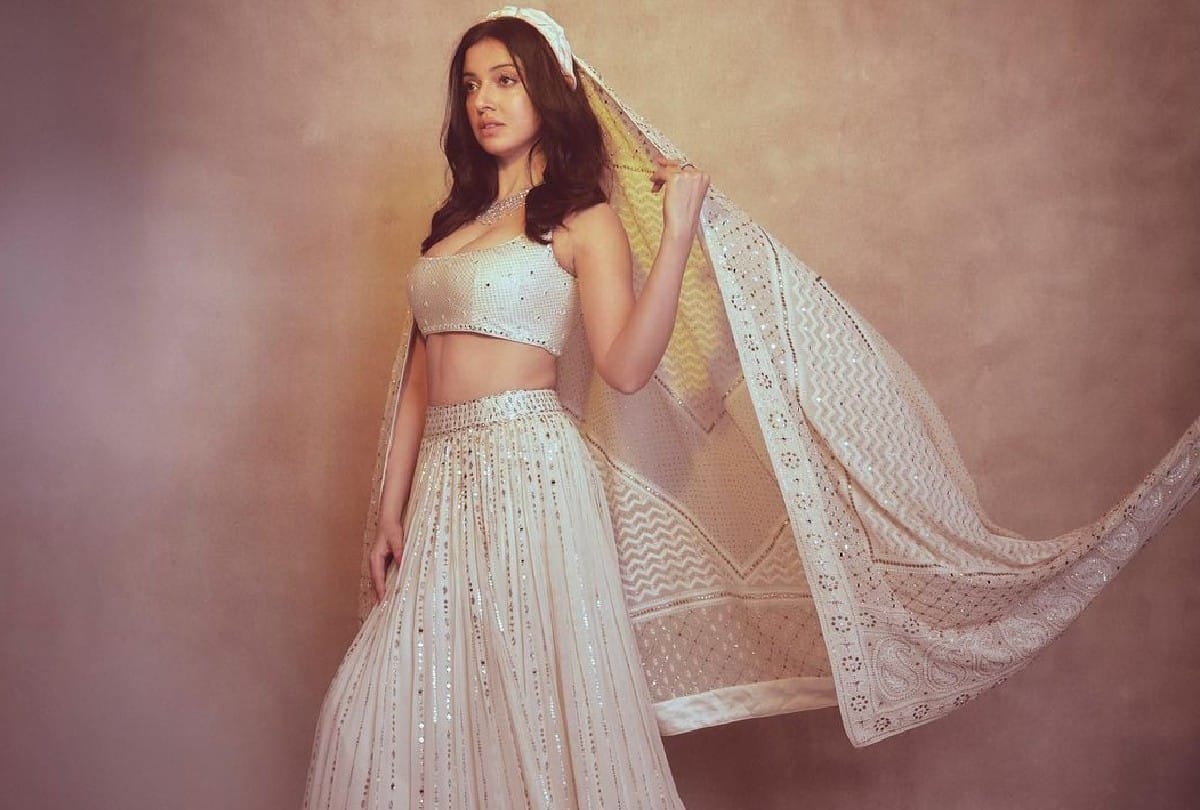 divya khosla kumar traditional look in white lehenga choli photos goes viral