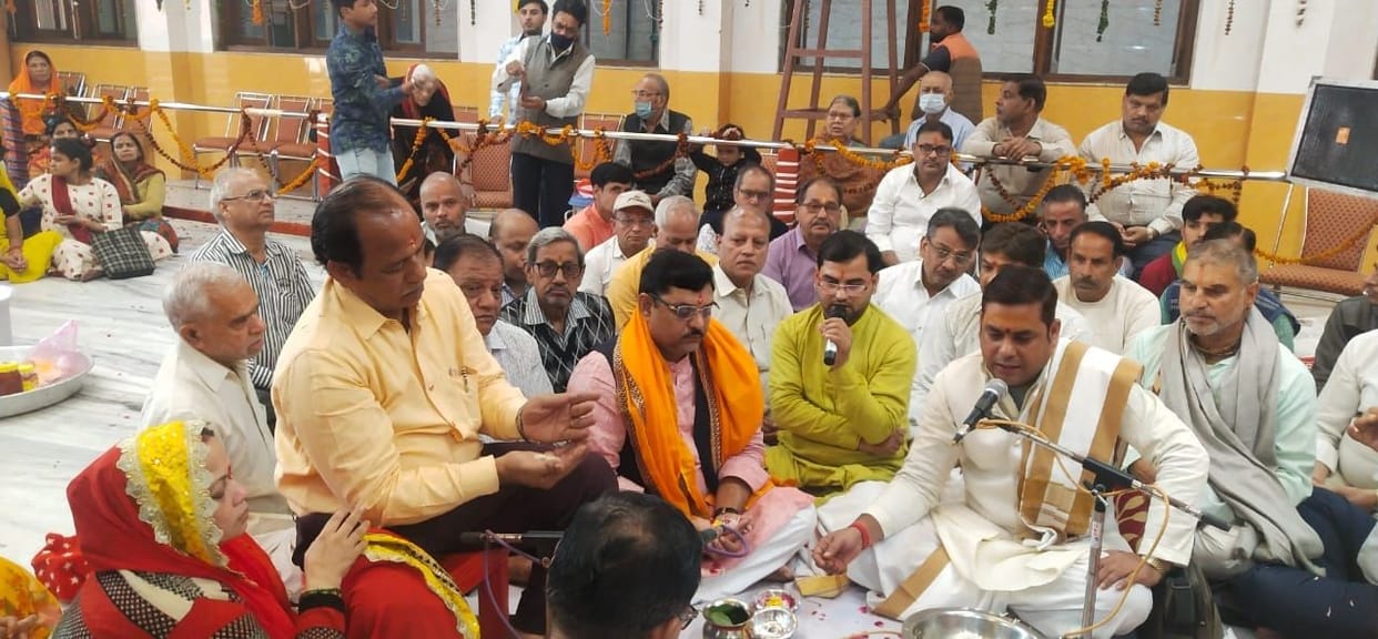 Hathras: On the birth anniversary of Sant Gayaprasad, shouts