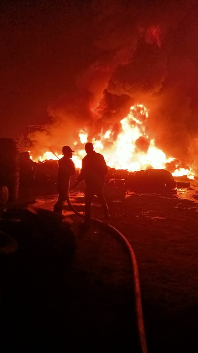 Massive fire in tire factory, four vehicles caught