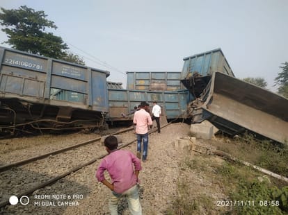 Jaunpur Varanasi Train Accident: 21 bogies of goods train overturned in Jaunpur Varanasi Sultanpur railway track jammed