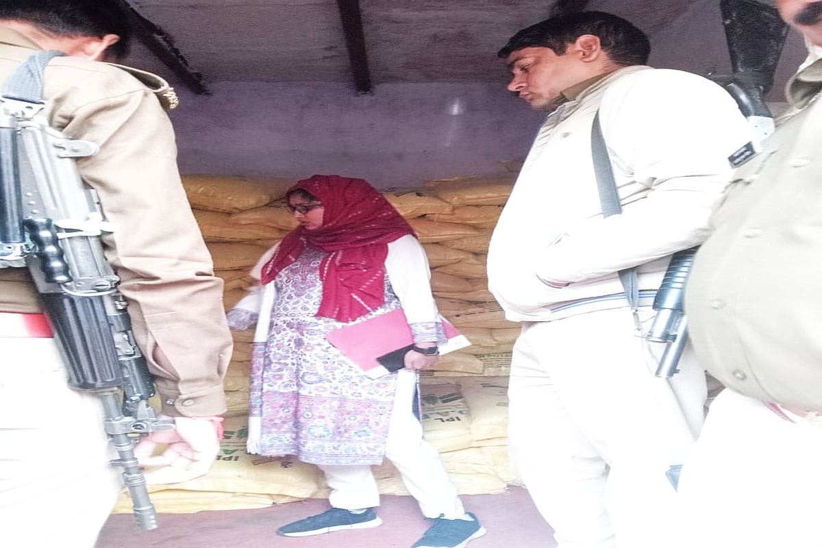 SDM recovered DAP sacks from seed shop by doing sting operation
