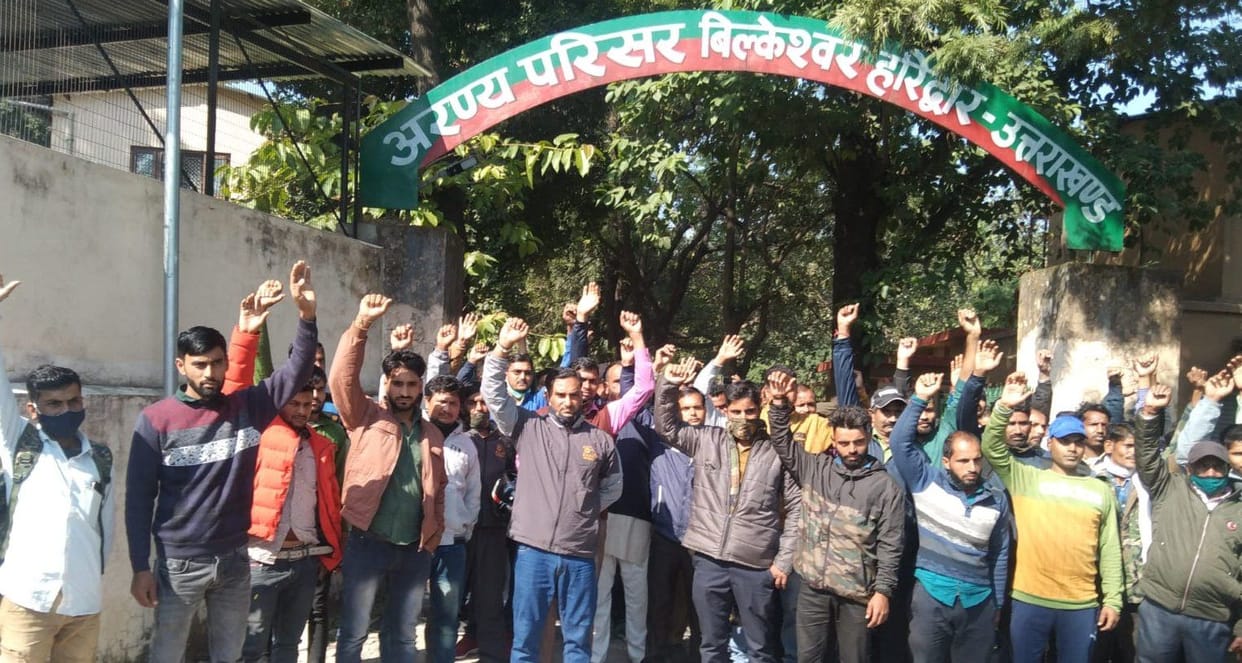 Work boycott of outsourced workers postponed