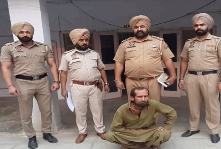 BSF arrests Pakistani intruder from Border adjoining Gurharsahai in Punjab