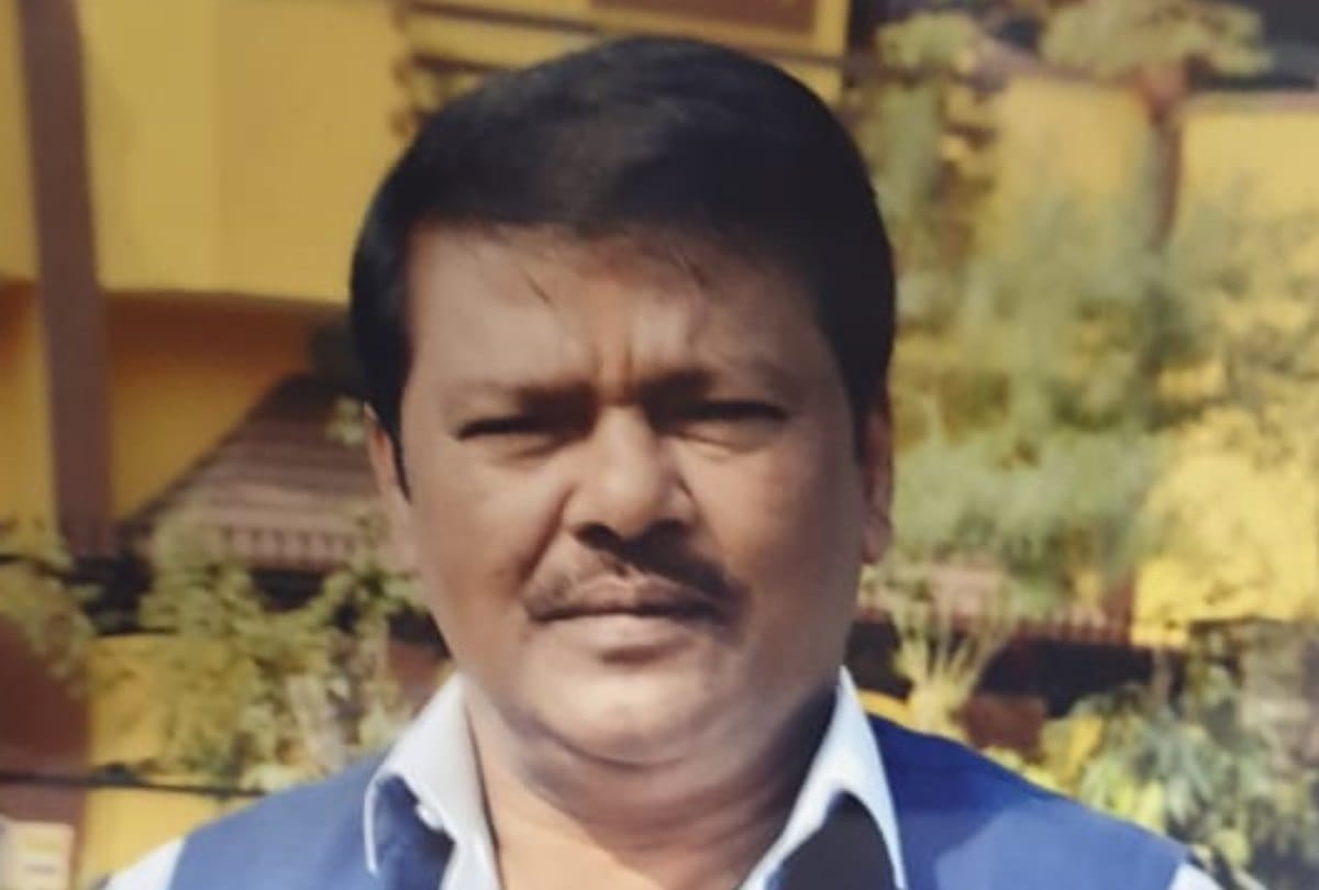 Former minister's car hits a traveller in Chinhat in Lucknow.