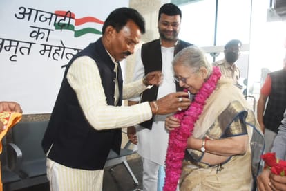 Bebak Tai: Sumitra Mahajan will not retire from politics, said - the leader can retire, not the worker...
