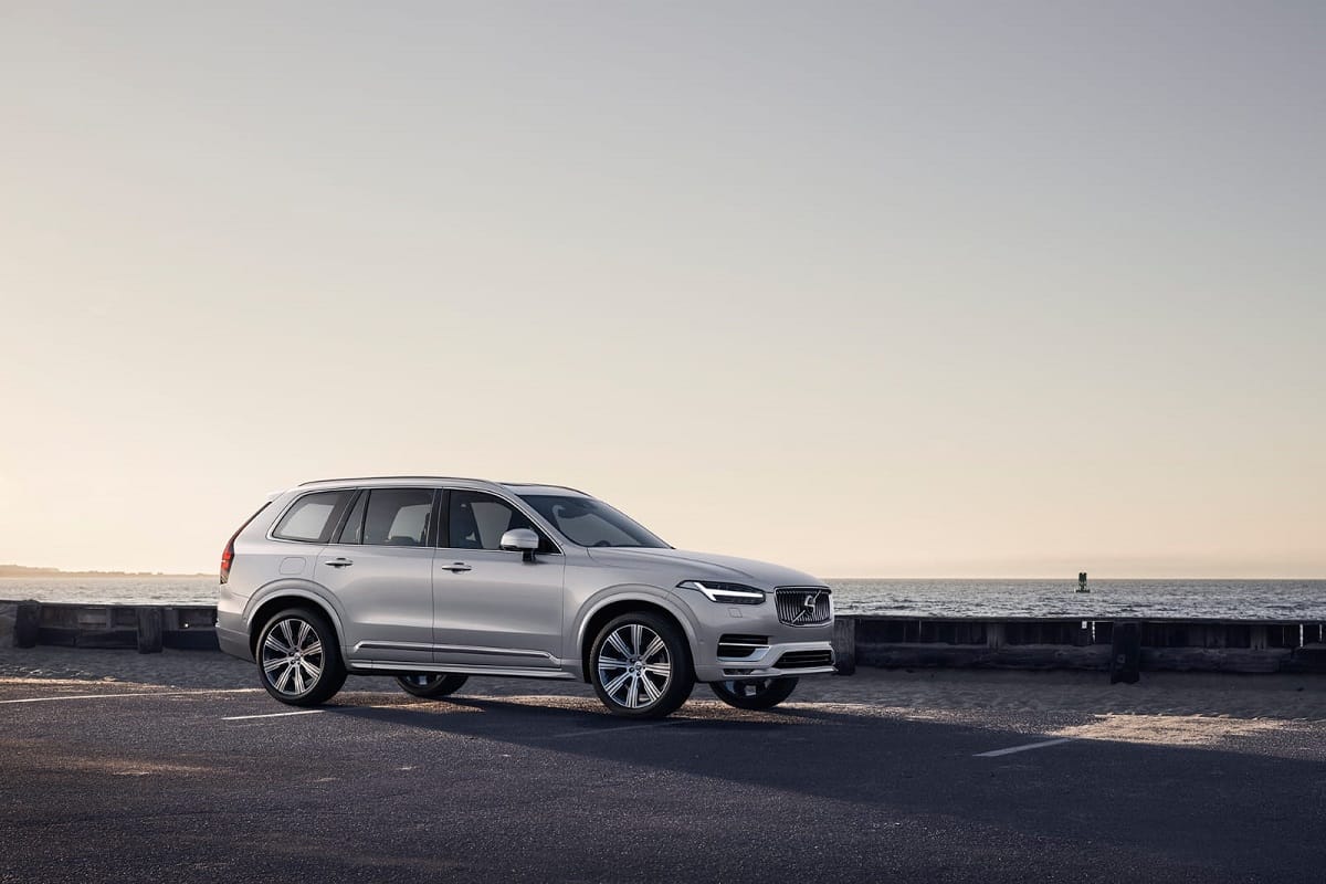 these five suv comes with powerful engine, volvo mercedes land rover bmw audi