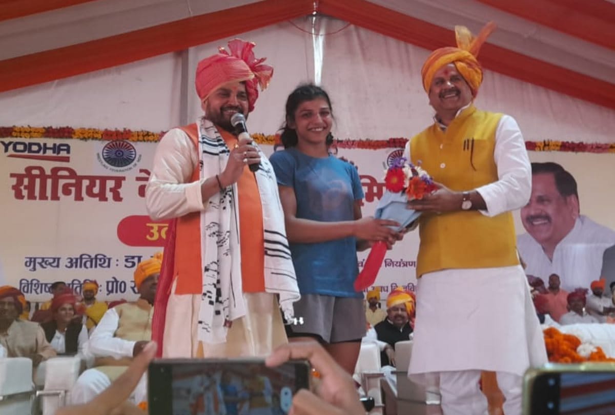 Wrestlimg championship starts in Nandini nagar in Gonda.
