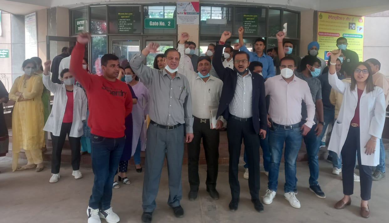 Doctors strike for 2 hours, patients remain upset