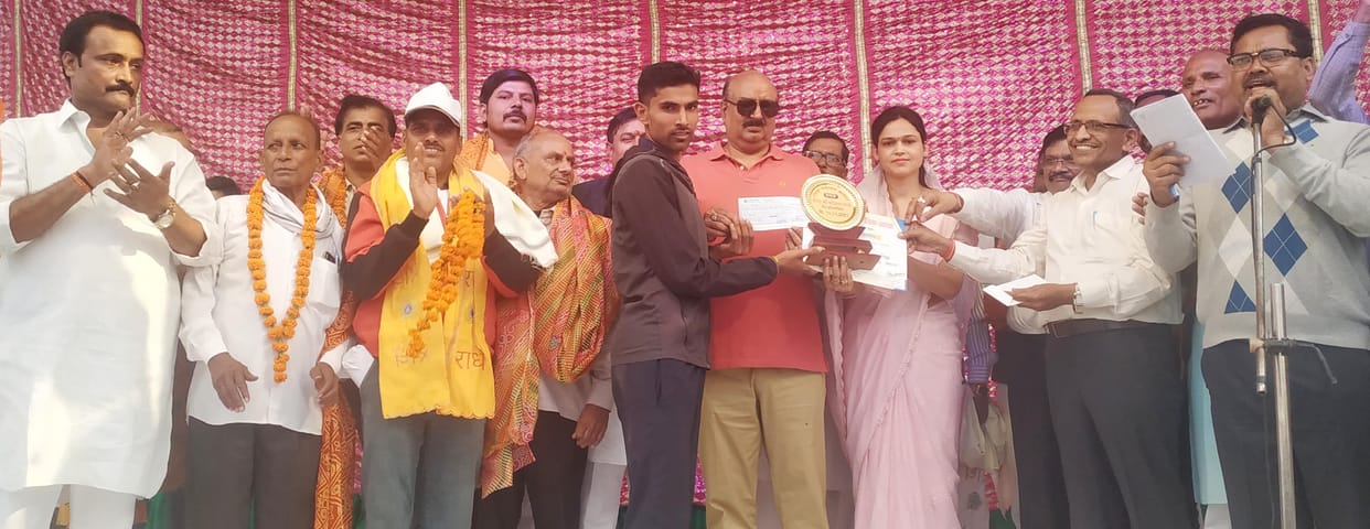 Agra's Adesh Yadav won Bateshwar Marathon