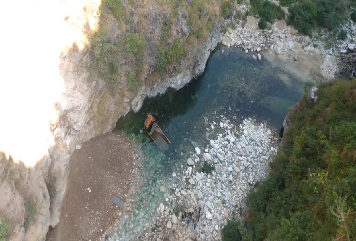 uttarakhand news: dumper fell into river in tehri, two died