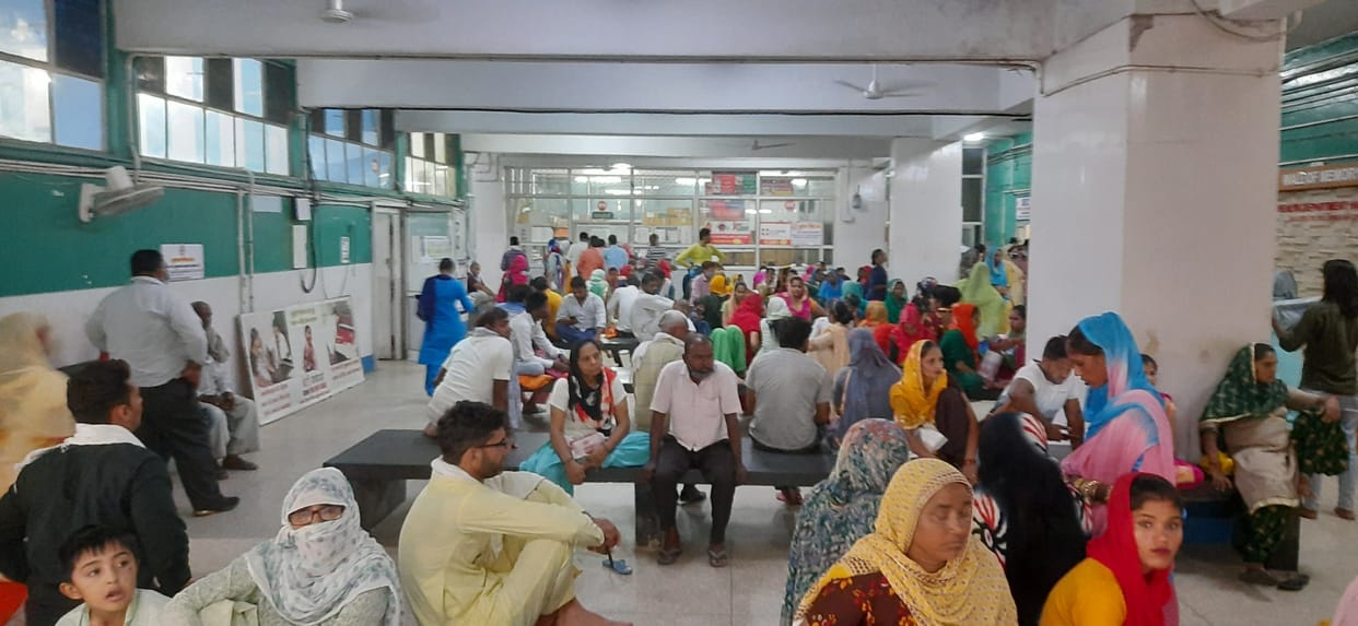 Physicians put on strike for two hours in civil hospital, patients remained helpless