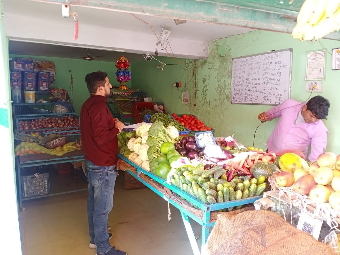 not show rate list in shop--food inspector make four chalan in ponta sahib
