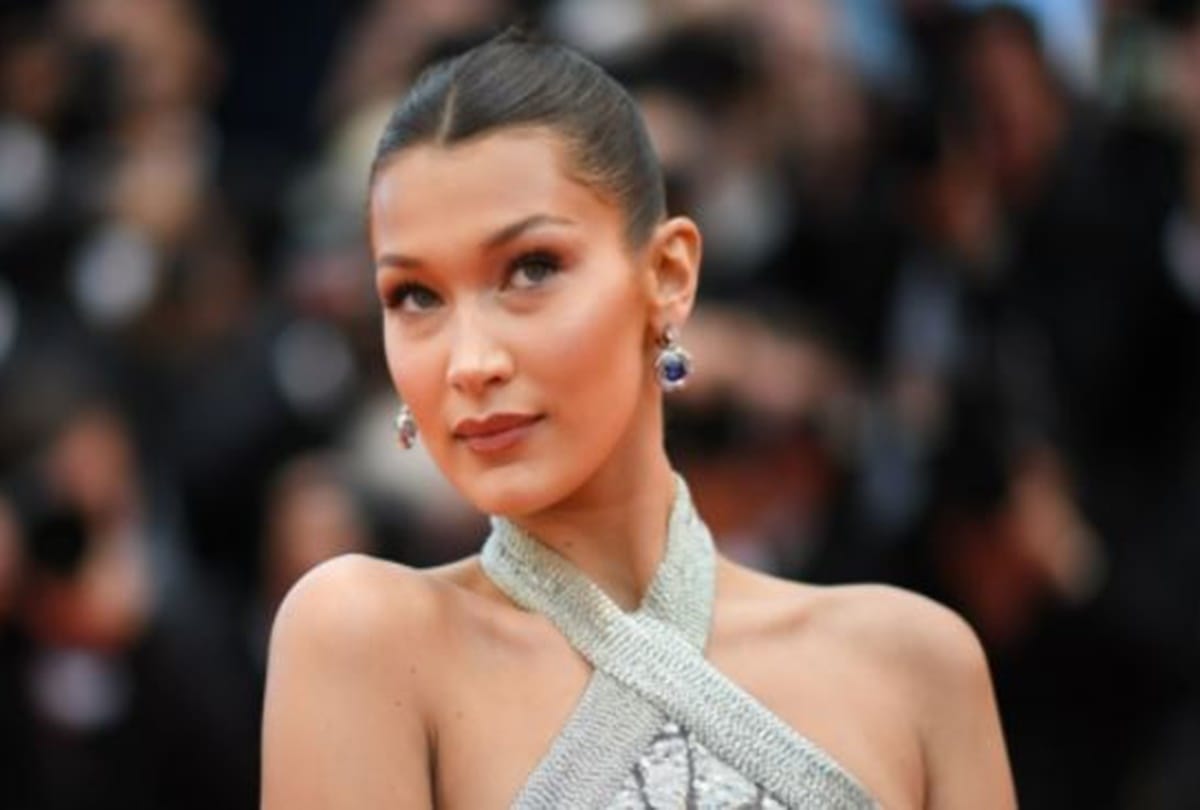 Bella hadid share her crying photos on social media talk about burnouts and breakdown