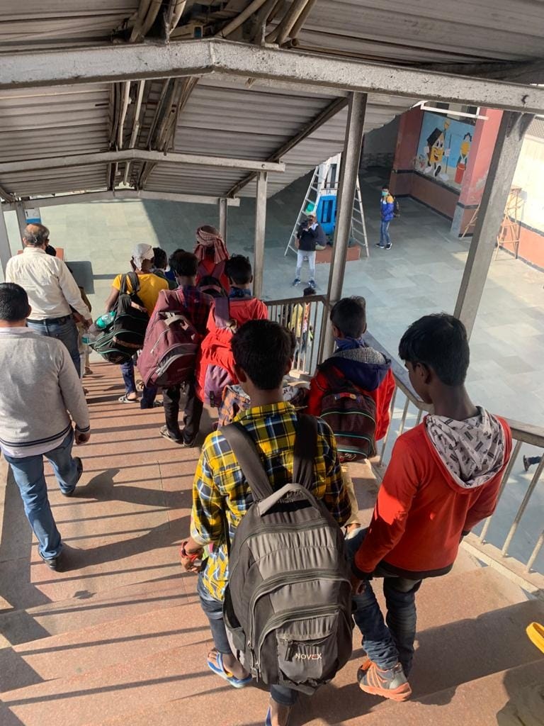 Karmabhoomi Express searched for the seventh time on the information of human trafficking, 13 children rescued