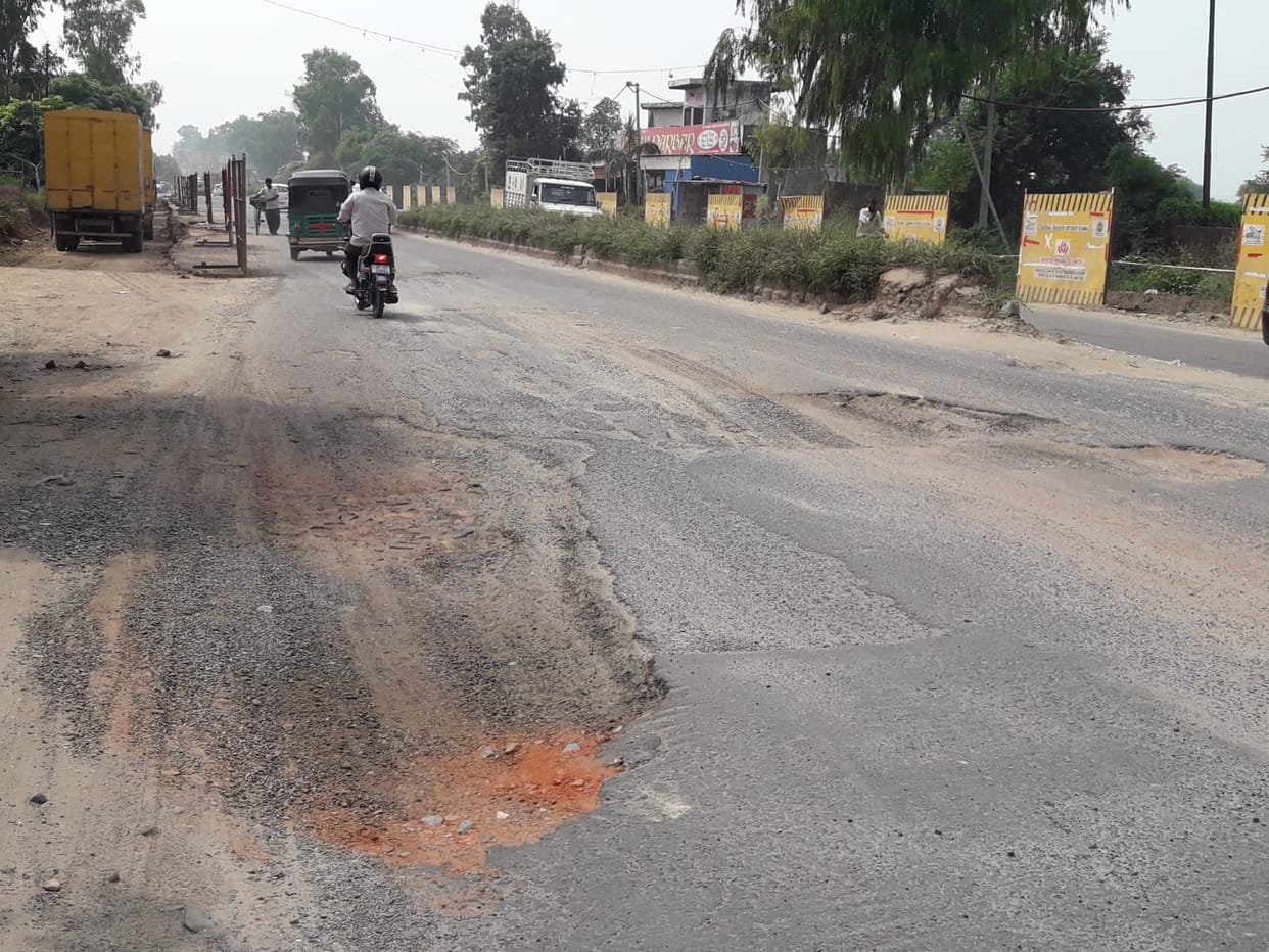 Potholes on Highway 709B for several km, drivers upset