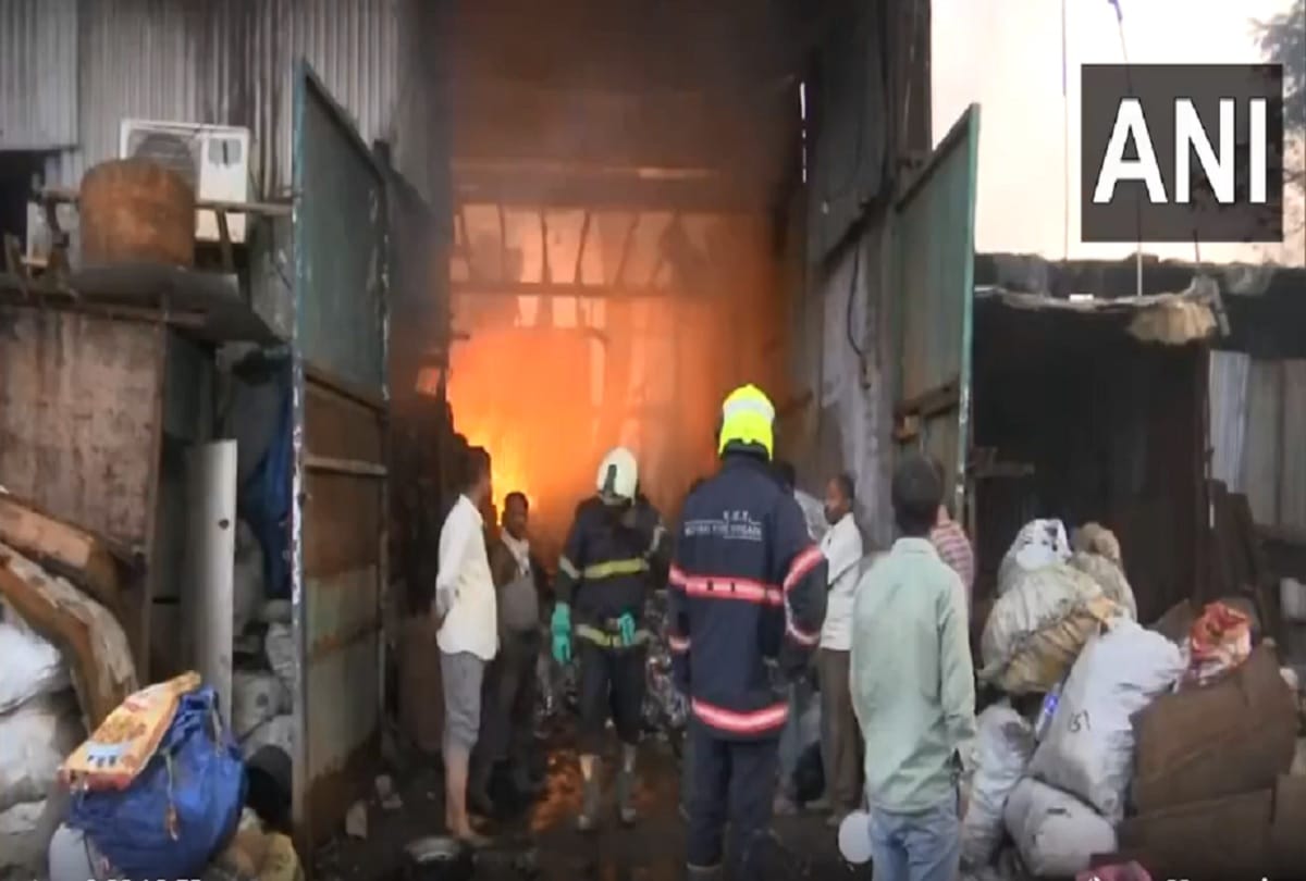 Fire breaks out in Mandala scrap market godowns in Mankhurd area of Mumbai