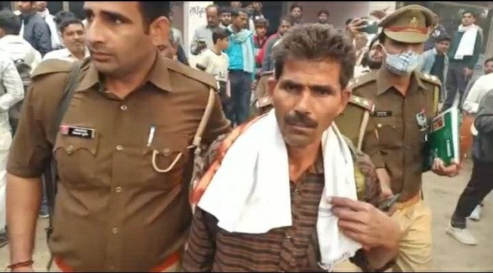 Instead of scolding on Diwali, The accountant gave 'gift' of 'loot'