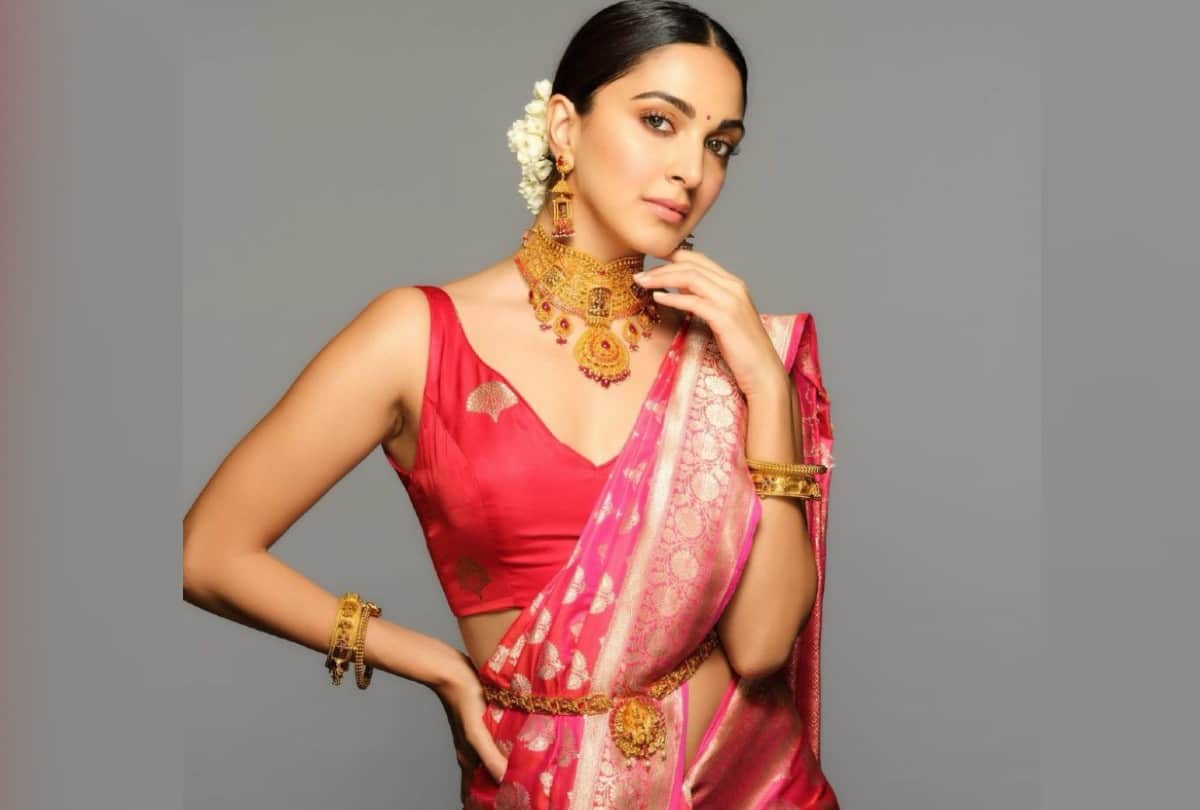 kiara advani chic look in pretty pink with cute smile