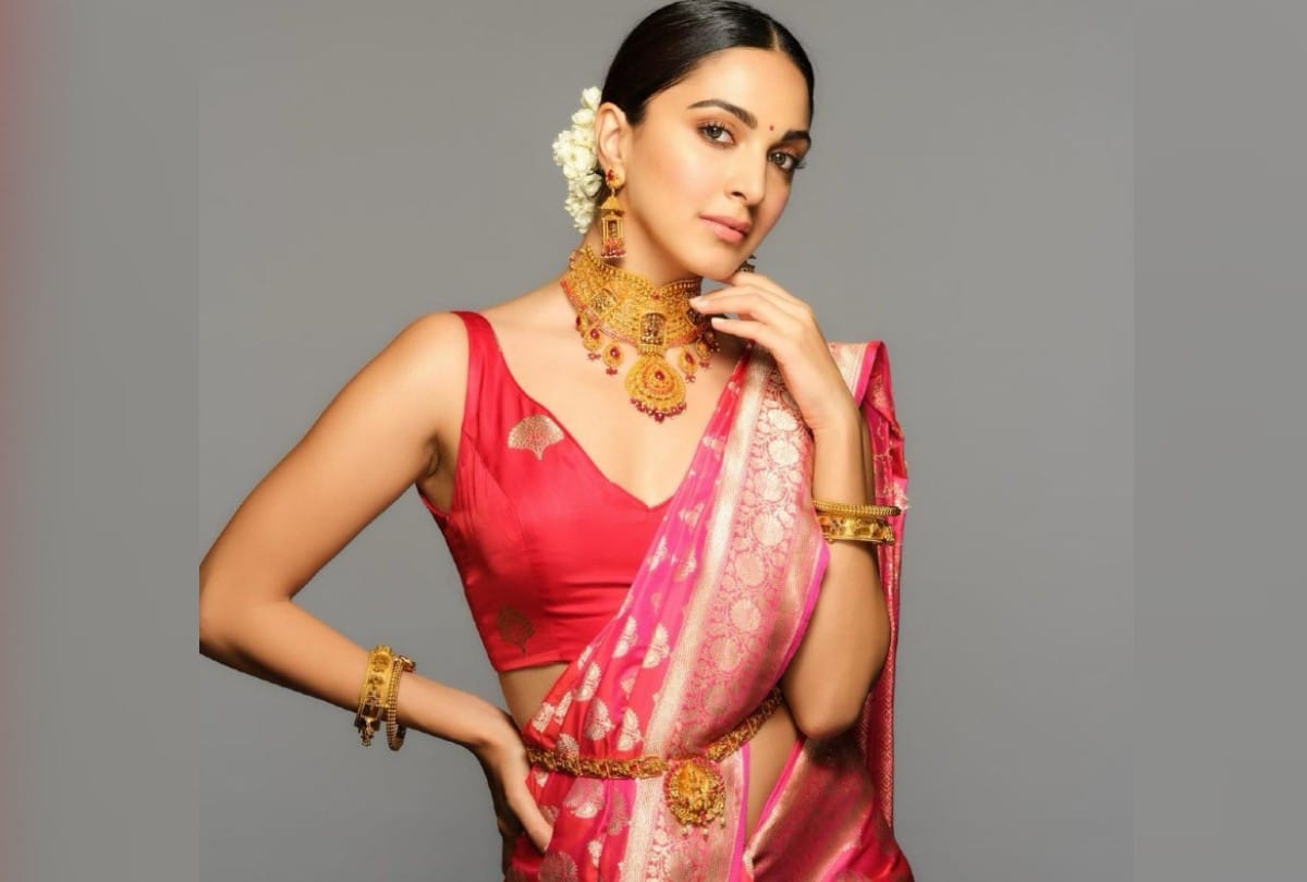 kiara advani chic look in pretty pink with cute smile