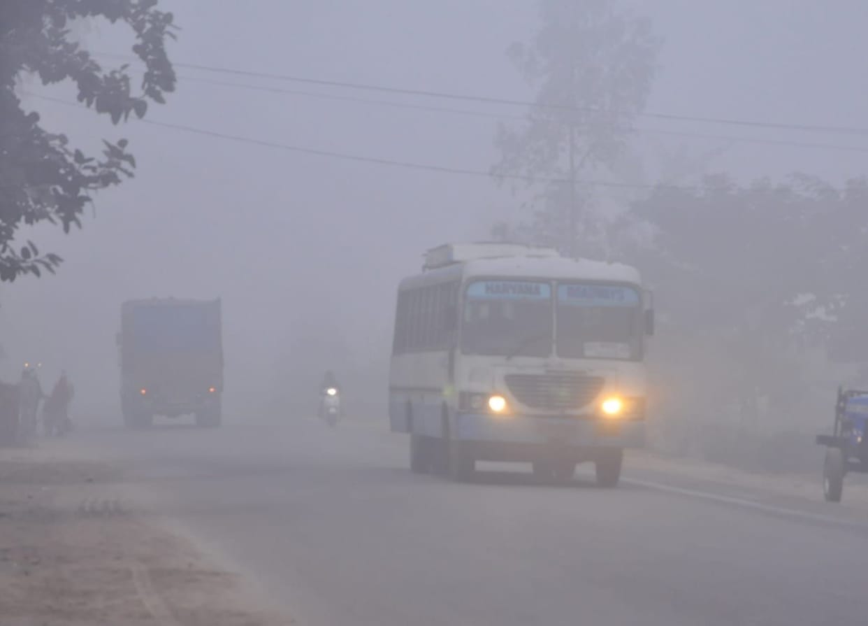 Smog and fog applied brakes, vehicles kept crawling on the roads