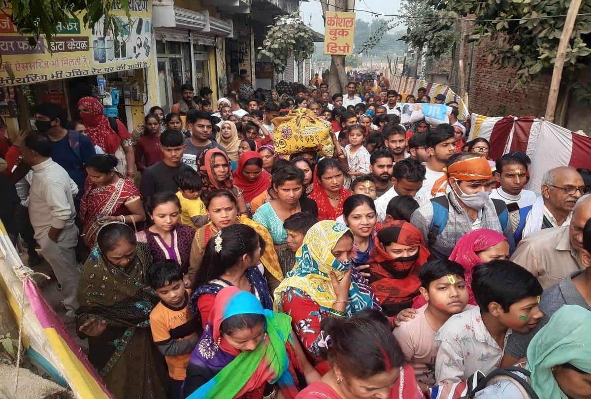 huge crowd of devotees gathered for panchkoshi mathura parikrama on akshay navami