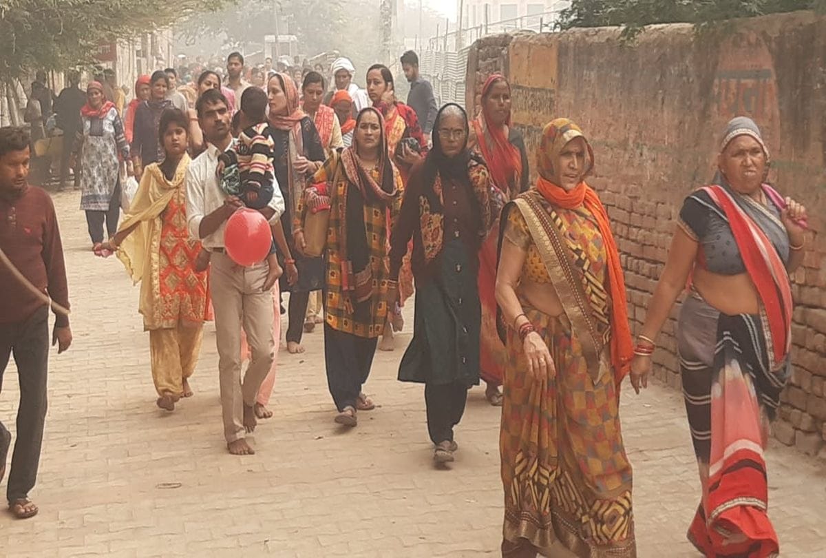 huge crowd of devotees gathered for panchkoshi mathura parikrama on akshay navami